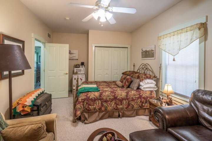 Stone Haus Bed & Breakfast
