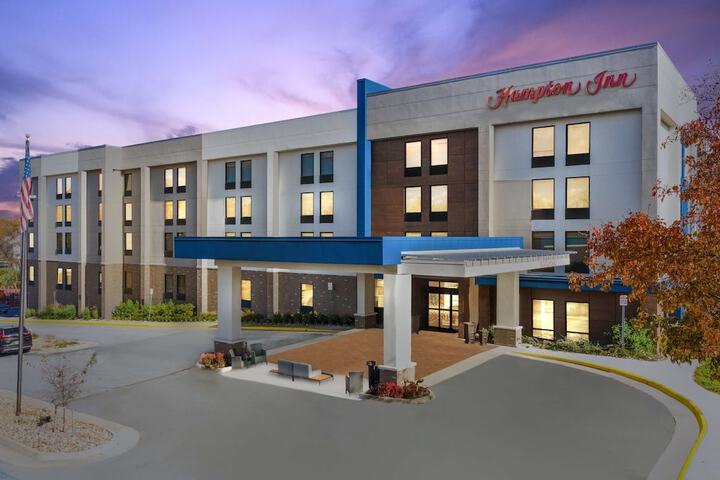 Hotel 3 of 65