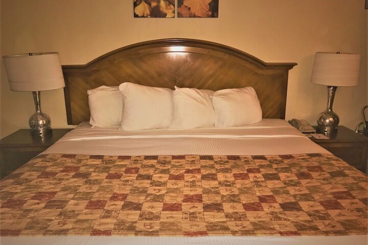 Room 15 of 37