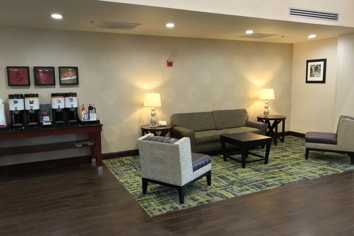 Hampton Inn & Suites Lamar