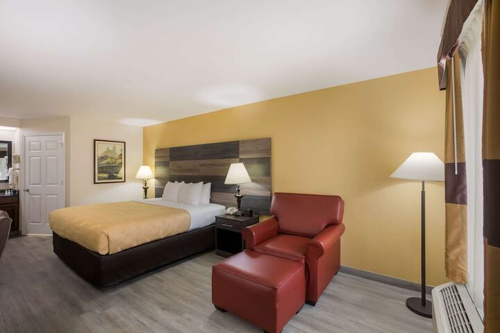 Room 17 of 35