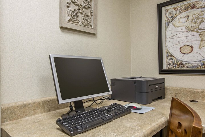 Business Center 63 of 68