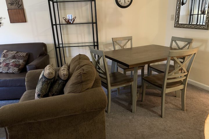 Room 43 of 214