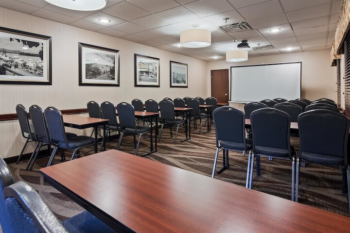 Best Western Plus Galleria Inn & Suites