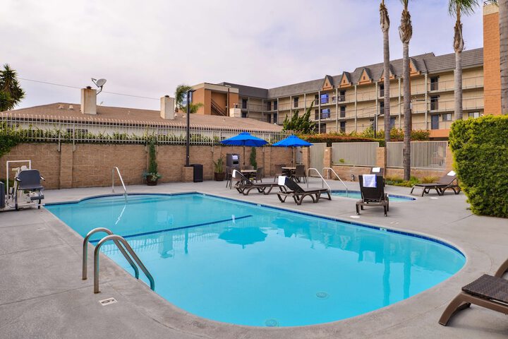 Pool 4 of 34