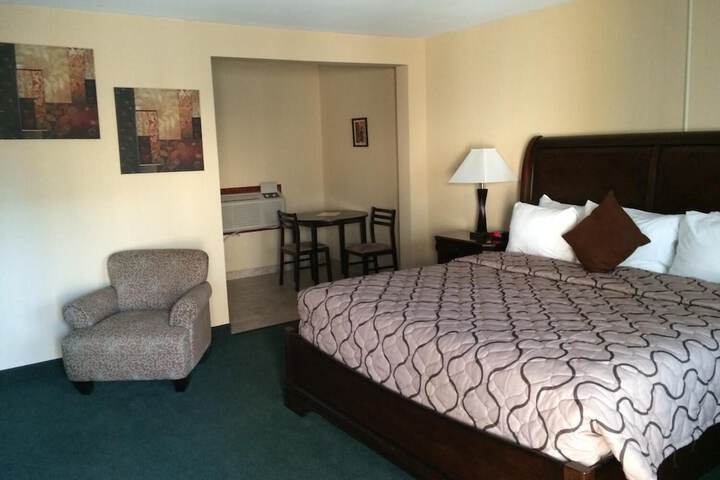 Pacer Inn & Suites Delaware
