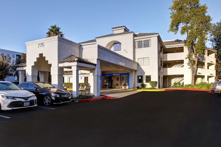 Hotel 2 of 47