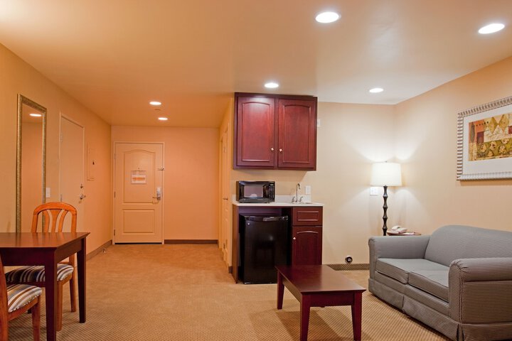 Room 17 of 46