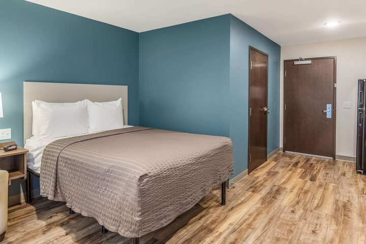 Room 11 of 33