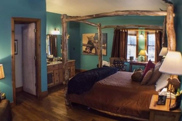 Room 43 of 85