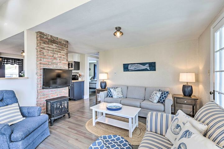Westbrook Home w / Ocean Views - Walk to Beach