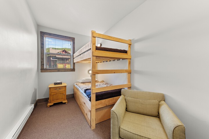 Room 35 of 46