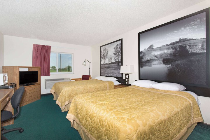Super 8 by Wyndham Ogallala
