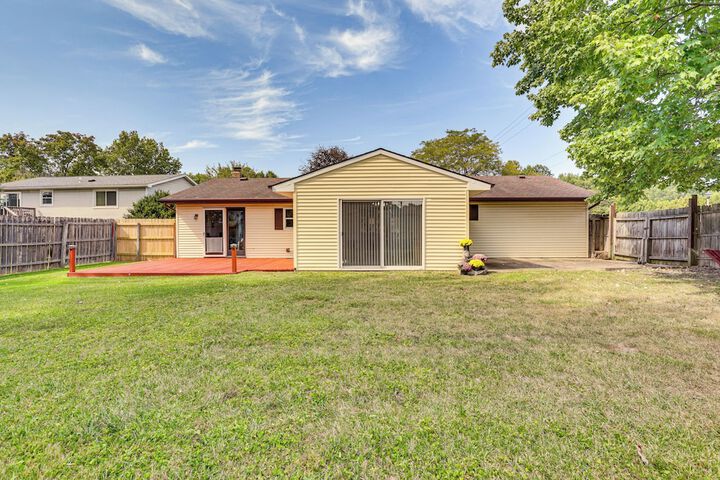 Peaceful Home Near Youngstown: Fenced Backyard!
