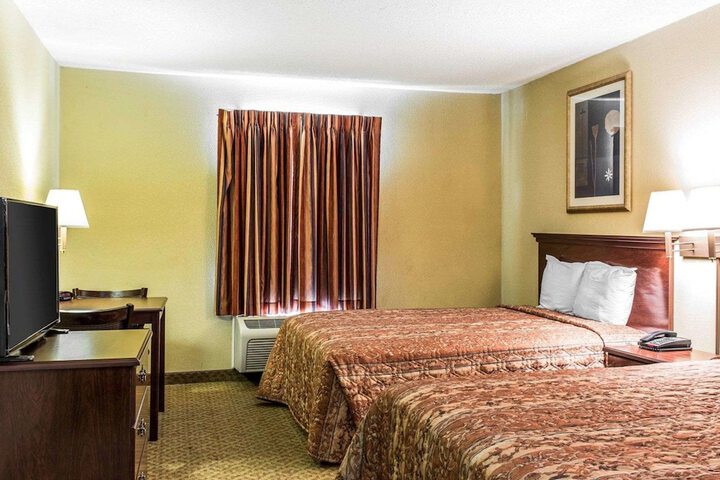 Room 28 of 44