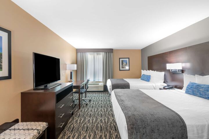 Room 21 of 32
