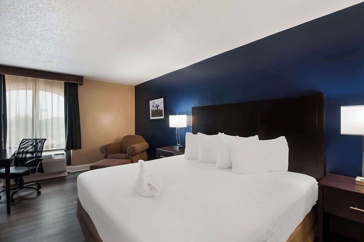 Room 12 of 27