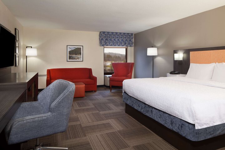 Hampton Inn Charleston-Southridge
