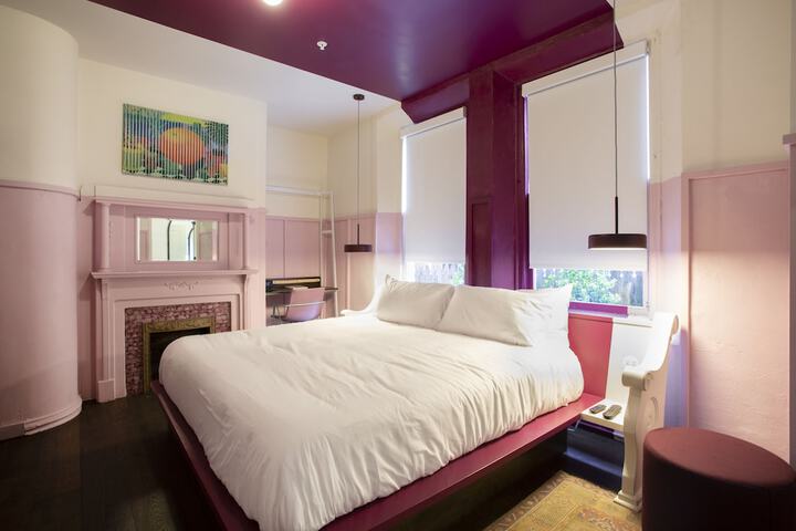Room 120 of 195
