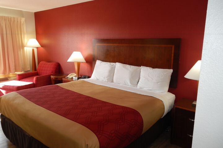 Room 19 of 35