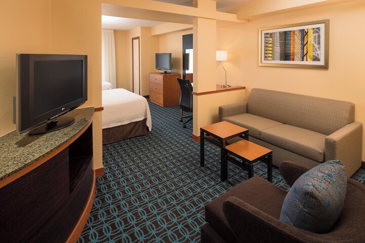 Room 14 of 18
