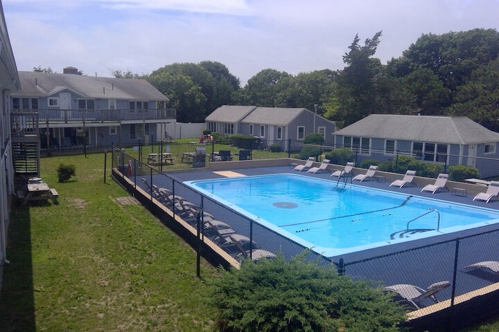 Pool 2 of 17