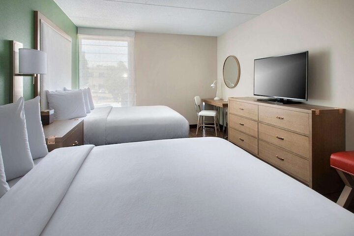 Room 8 of 27