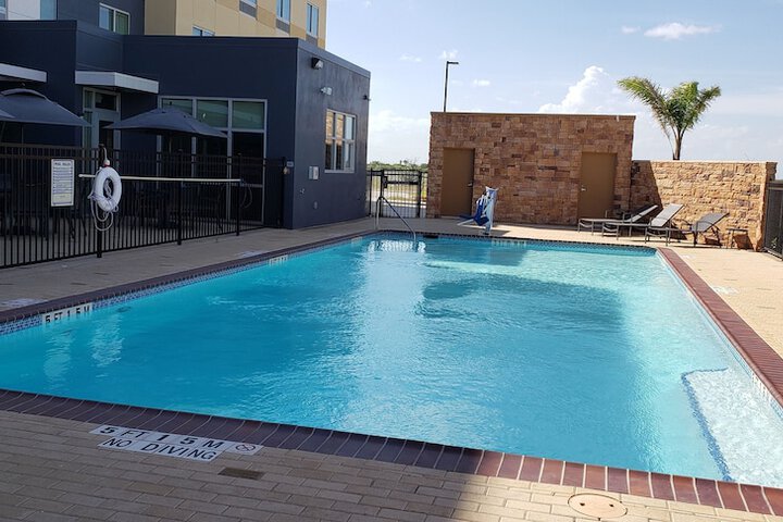 Pool 4 of 30