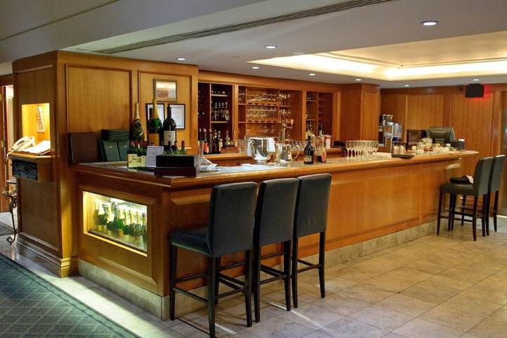 Lounge 52 of 60