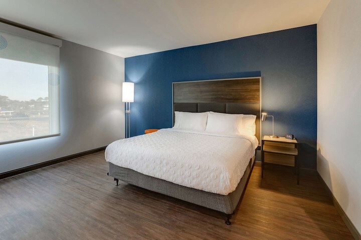 Room 32 of 45