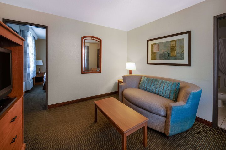 Room 17 of 24