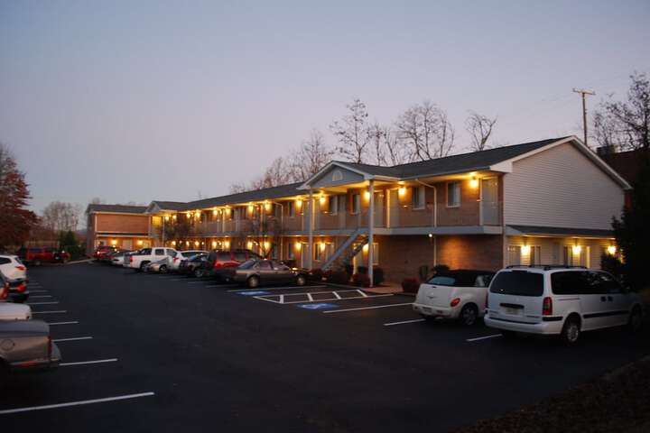 Hotel 5 of 61