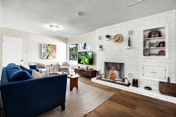 Stunning Home-right Across From Albert Dance Hall!