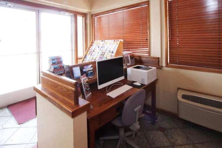 Business Center 19 of 19