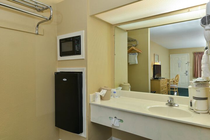 Room 37 of 46