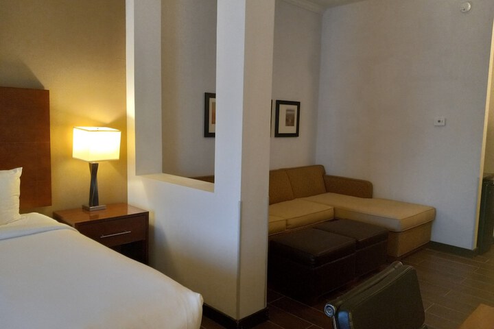 Comfort Suites Farmington