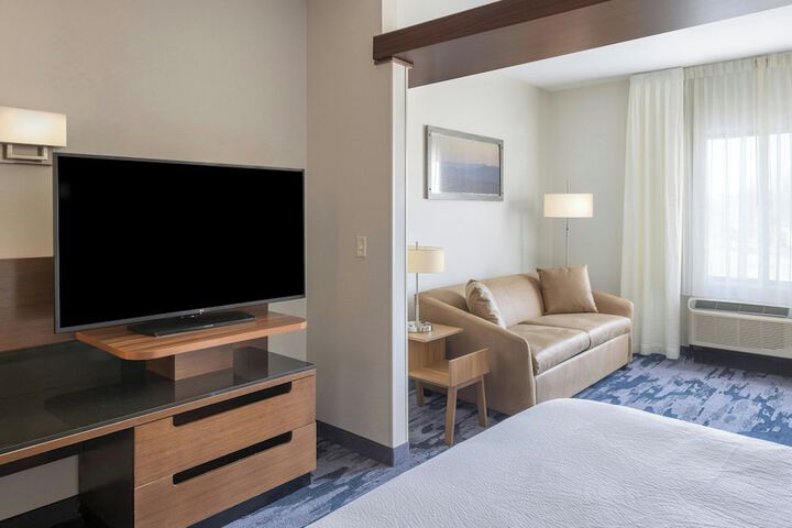 Fairfield Inn & Suites Springfield Northampton / Amherst