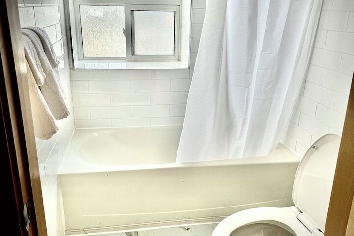 Room 27 of 68