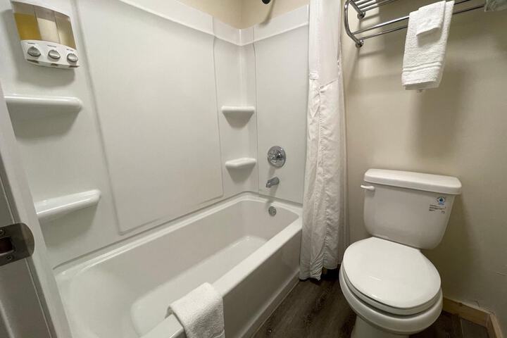 Room 16 of 35