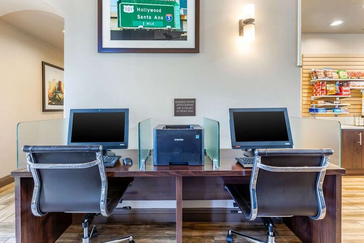 Business Center 36 of 39