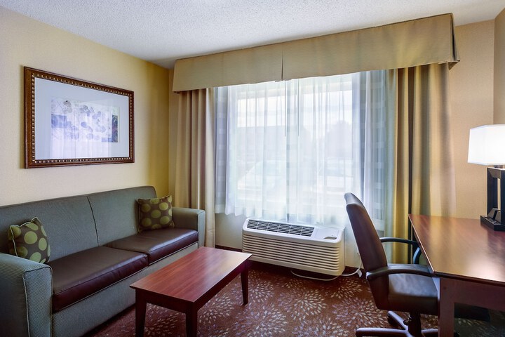 Room 11 of 27
