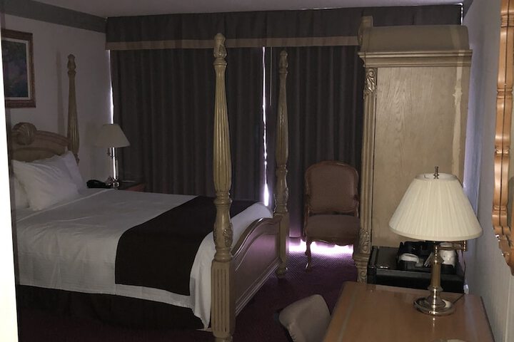 Room 34 of 53
