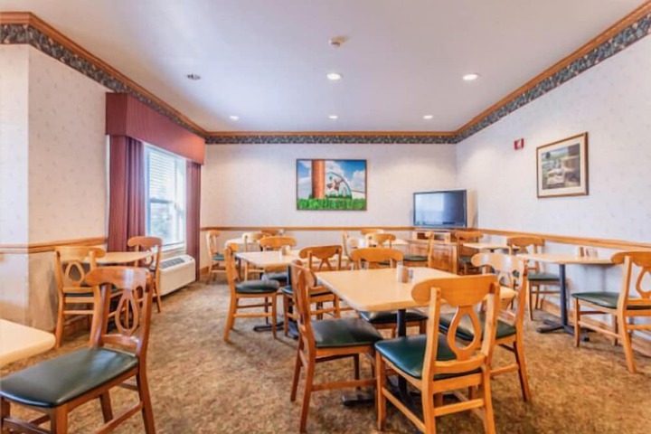 Lancaster Inn and Suites