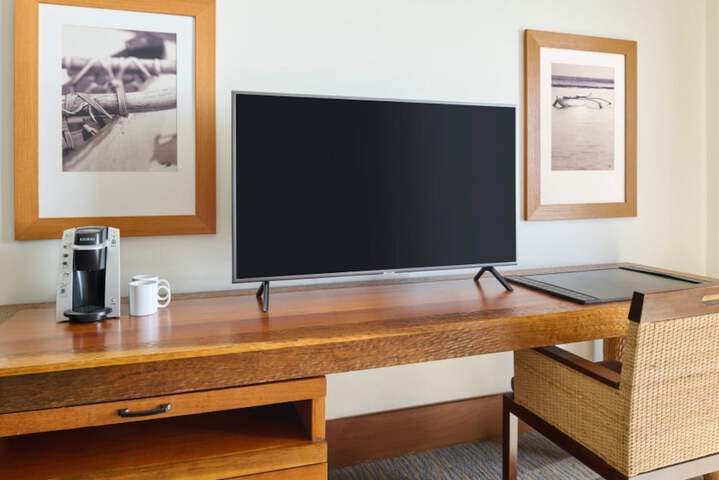 Royal Lahaina Resort & Bungalows