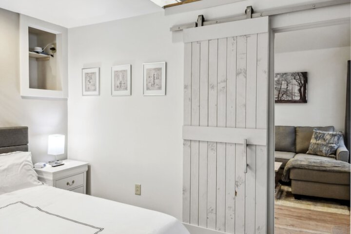 Room 12 of 21