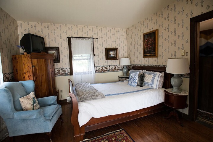 Room 19 of 38