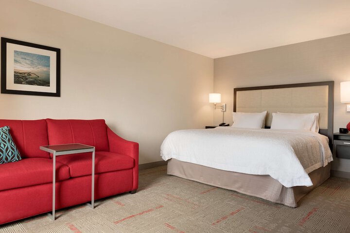 Room 18 of 28