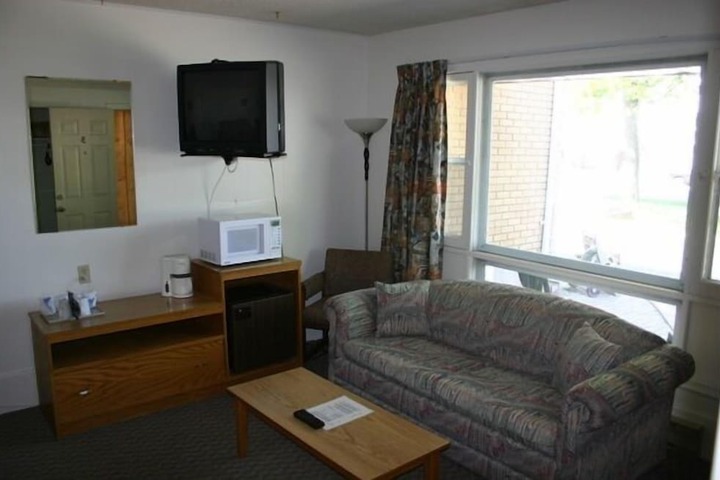 Room 14 of 16