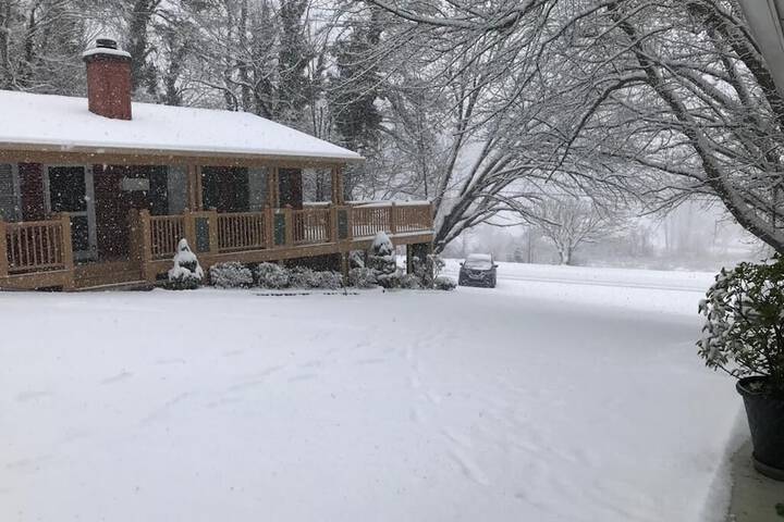 Mountain Aire Cottages Inn & Glamping