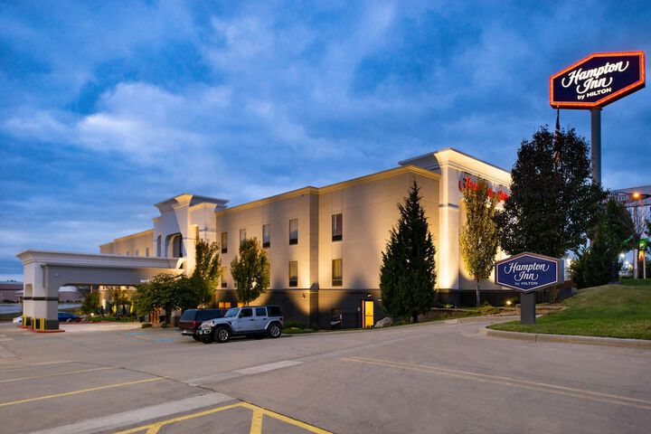 Hotel 2 of 75